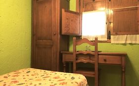 Hotel Hermanos Macias
